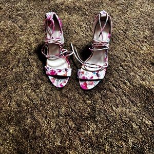 Floral chunky laced heels